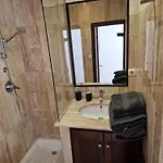 Vistas Excelentes Al Mar Y Jakuzzi Daire Manilva