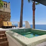 Vistas Excelentes Al Mar Y Jakuzzi *