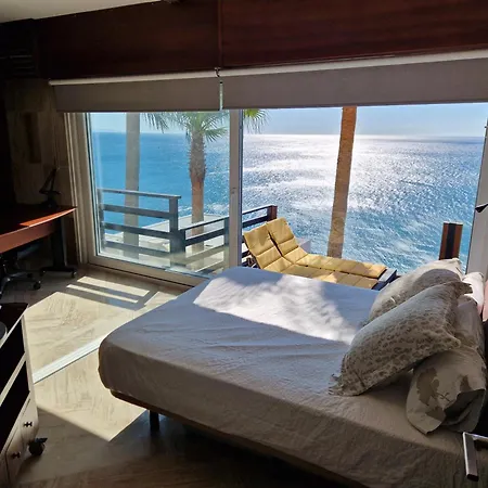 Vistas Excelentes Al Mar Y Jakuzzi Daire Manilva